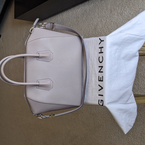 Givenchy Medium Antigona - Picture 2 of 11